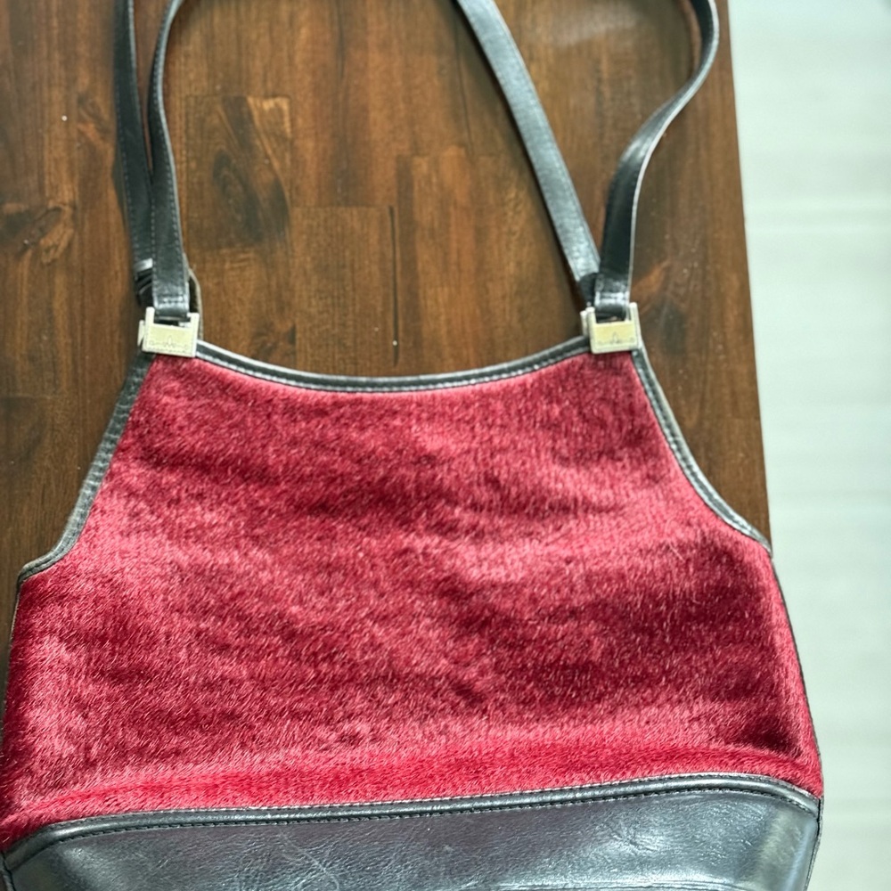 Brighton Black Travel Bag with Textured Leather Detail
